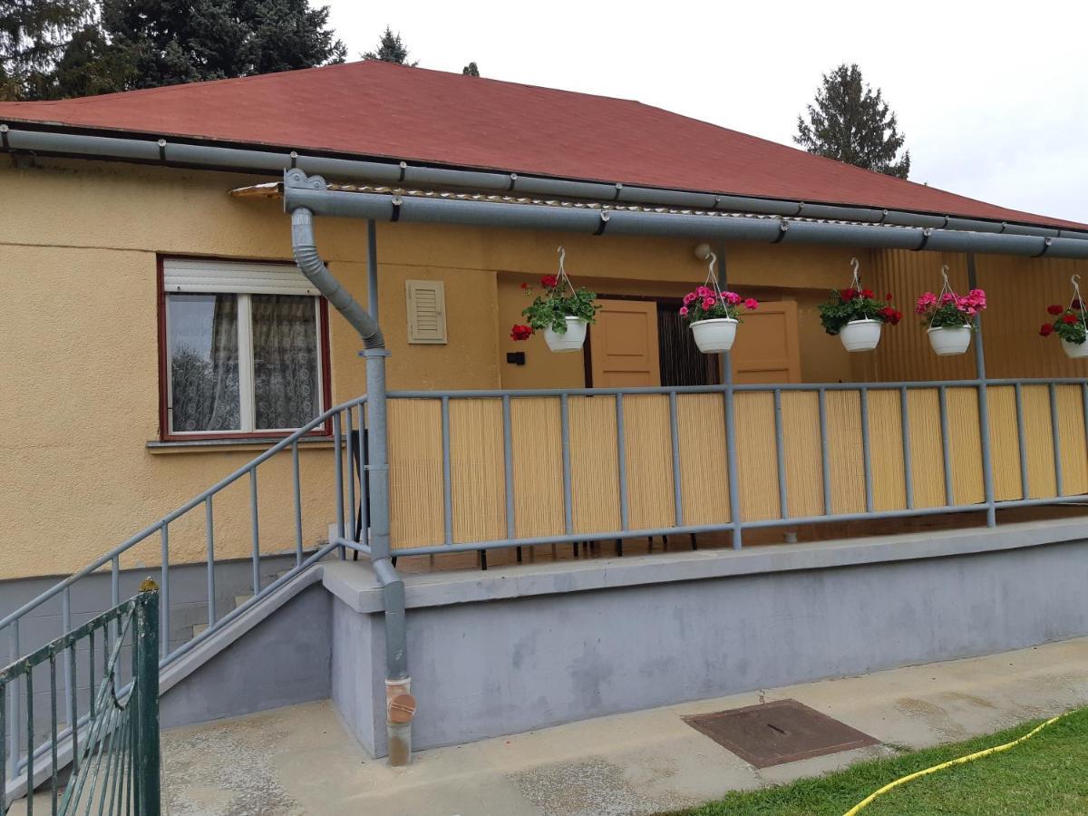 Laciház Igal Exterior foto